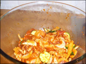 Jeyuk Bokum in bowl