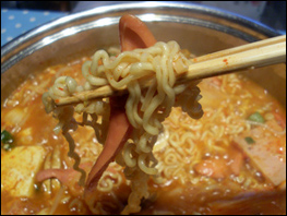 Budae jjigae close up