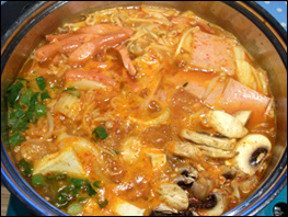 Budae Jjigae cooking 